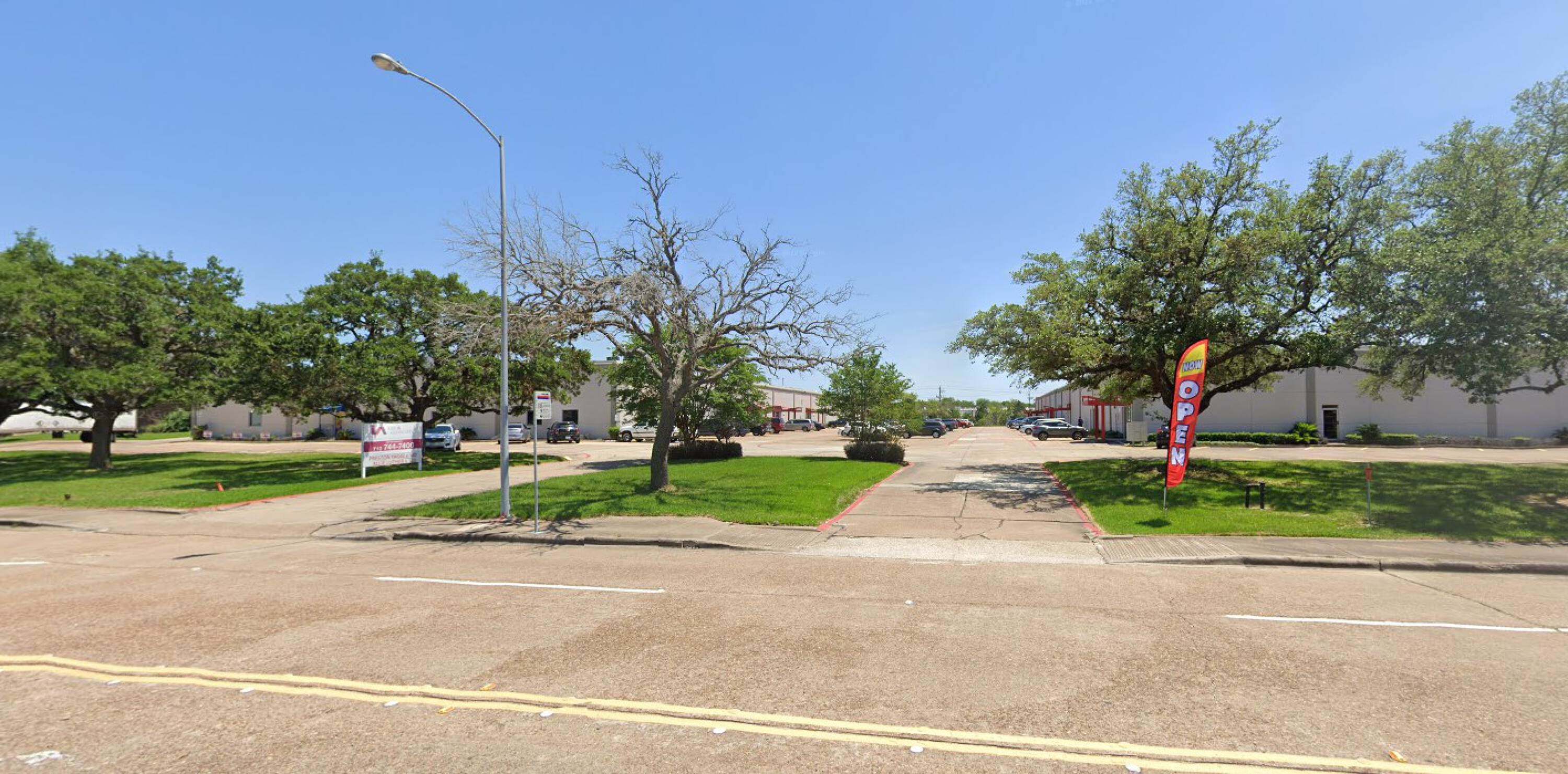 902 - 930 Gemini St