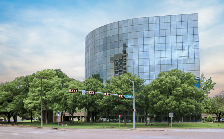 Pictures of Office property located at 8445 Freeport Parkway, Irving, TX 75063 for lease - image #1