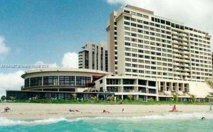 Pictures of Office, Retail property located at CU8, Miami Beach, FL 33140 for lease - image #1