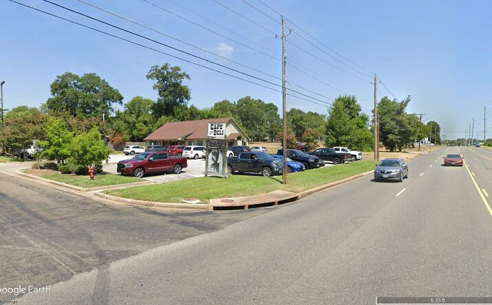 Pictures of Retail, Office, Restaurant property located at 1403 Clearwood Dr, Longview, TX 75604 for lease - image #1