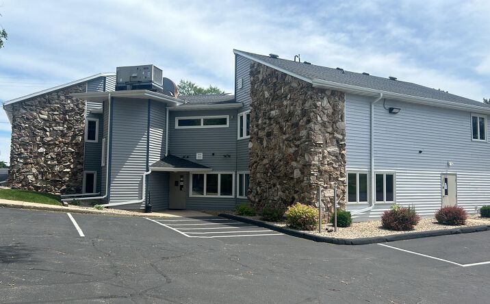 Pictures of Office property located at 1515 6th St, Green Bay, WI 54304 for lease - image #1