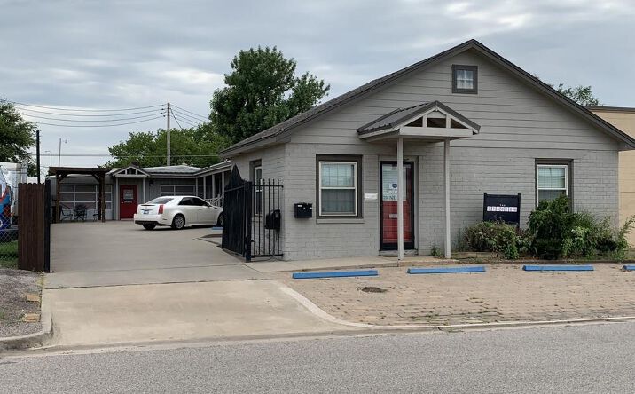 Pictures of Office property located at 28 NE 28th St, Oklahoma City, OK 73105 for lease - image #1