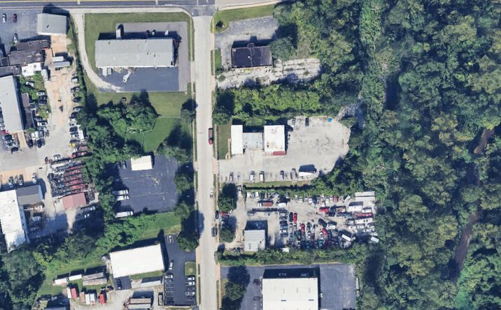 Pictures of Retail, Industrial property located at 7579 Mintert Industrial Dr, St. Louis, MO 63135 for lease - image #1