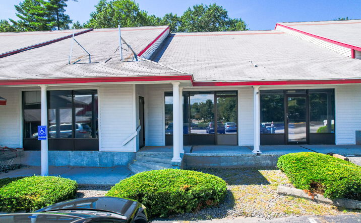 Pictures of Retail, Office, Special Purpose property located at 295 Daniel Webster Hwy, Nashua, NH 03060 for lease - image #1