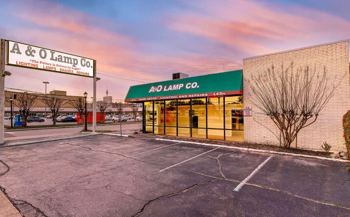 Pictures of Retail property located at 3936 Bellaire Blvd, Houston, TX 77025 for lease - image #1