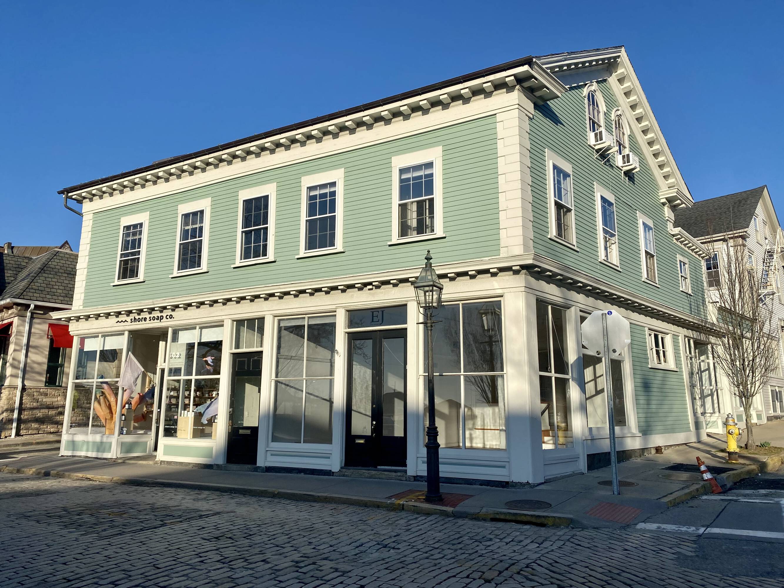 306 Thames St, Newport, RI 02840 | Crexi.com