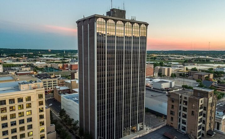 Pictures of Retail, Office, Restaurant property located at 40 W 4th St, Dayton, OH 45402 for lease - image #1