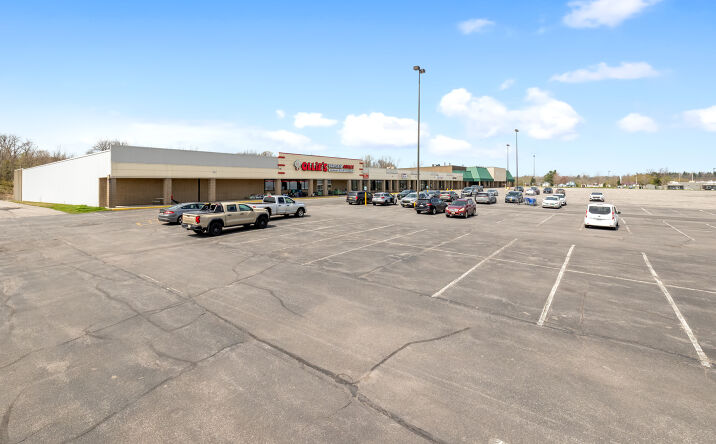 Pictures of Retail, Office, Restaurant property located at 6200 NY-37, Massena, NY 13662 for lease - image #1