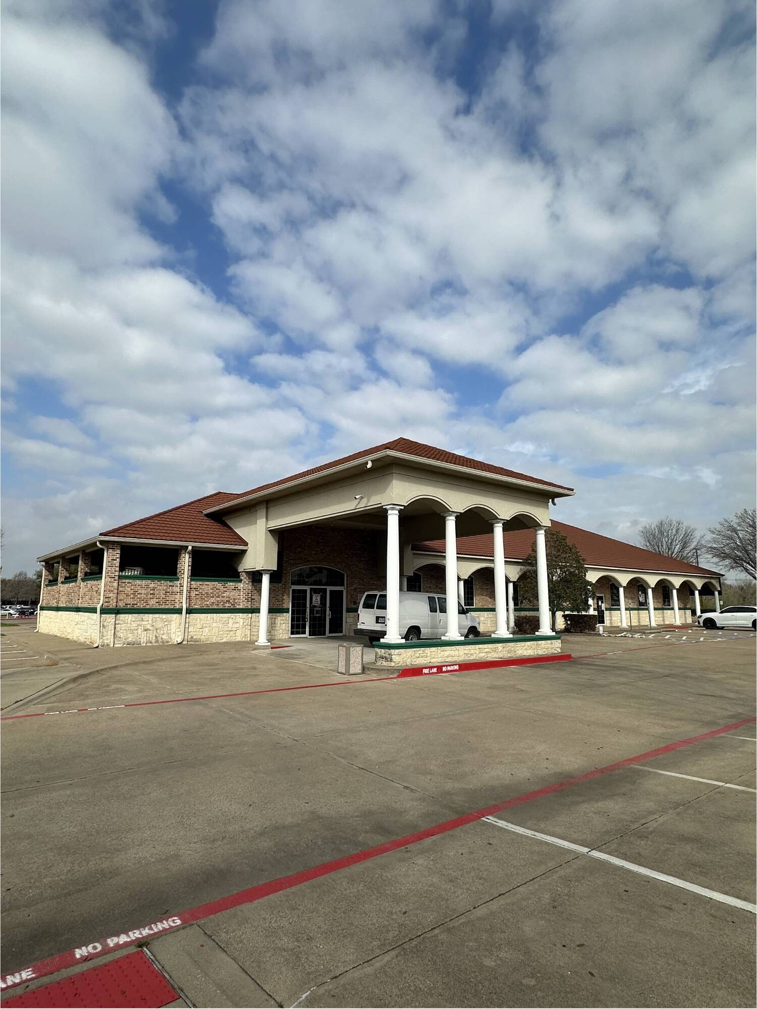 2210 W Buckingham Rd, Garland, TX 75042