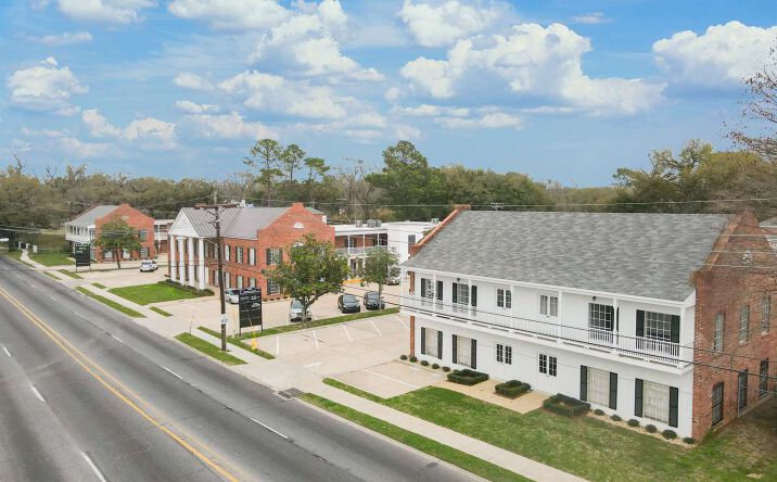 Pictures of Office property located at 660 N Foster Dr, Baton Rouge, LA 70806 for lease - image #1