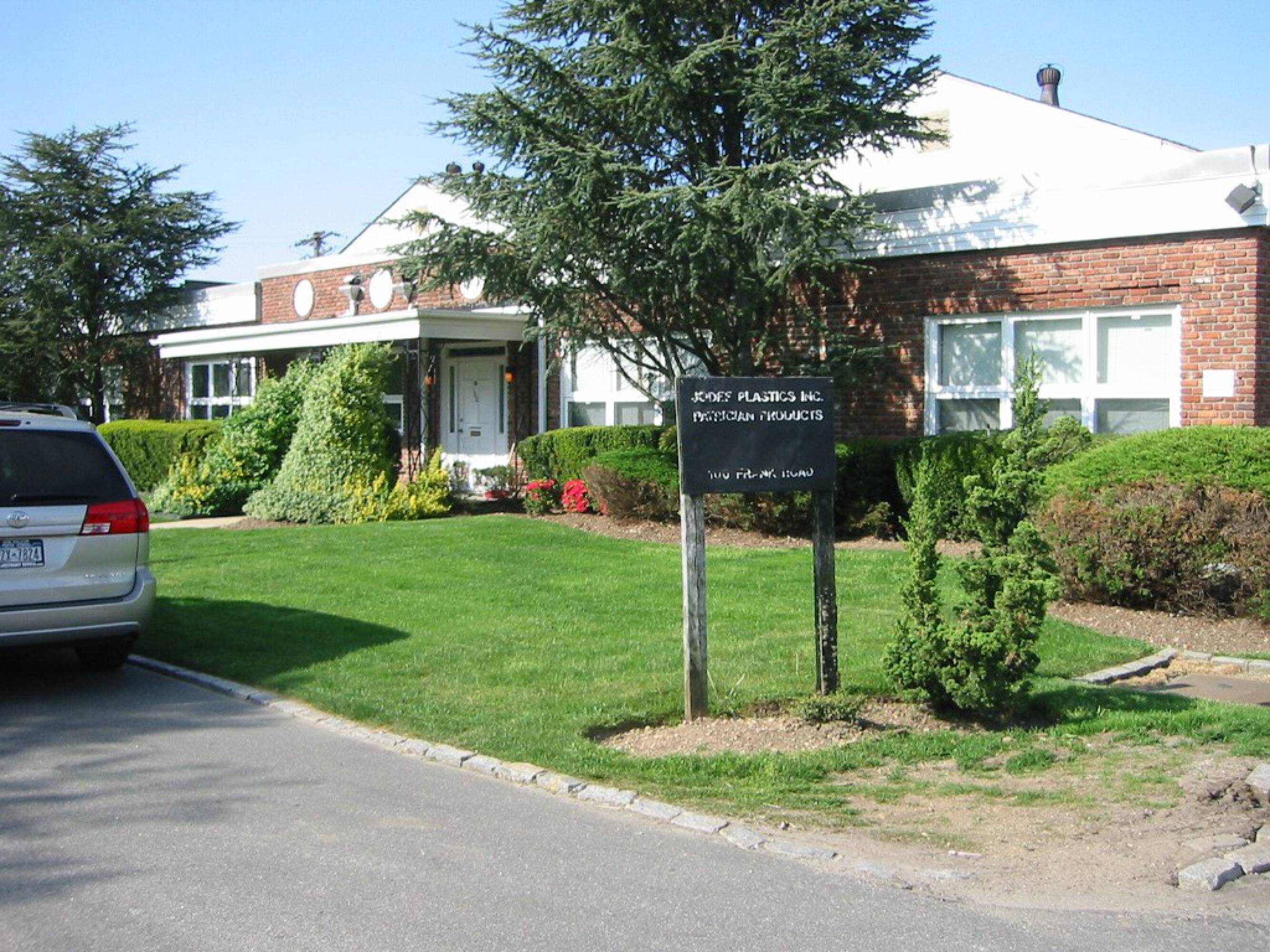 100-frank-rd-hicksville-ny-11801-crexi