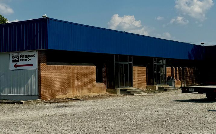 Pictures of Office property located at 1101 Woodlawn Ave, Cambridge, OH 43725 for lease - image #1