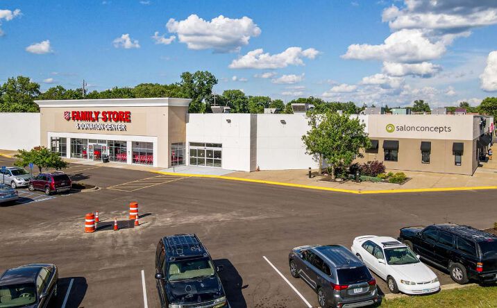Pictures of Retail property located at 170 NE 89th Ave, Blaine, MN 55434 for lease - image #1