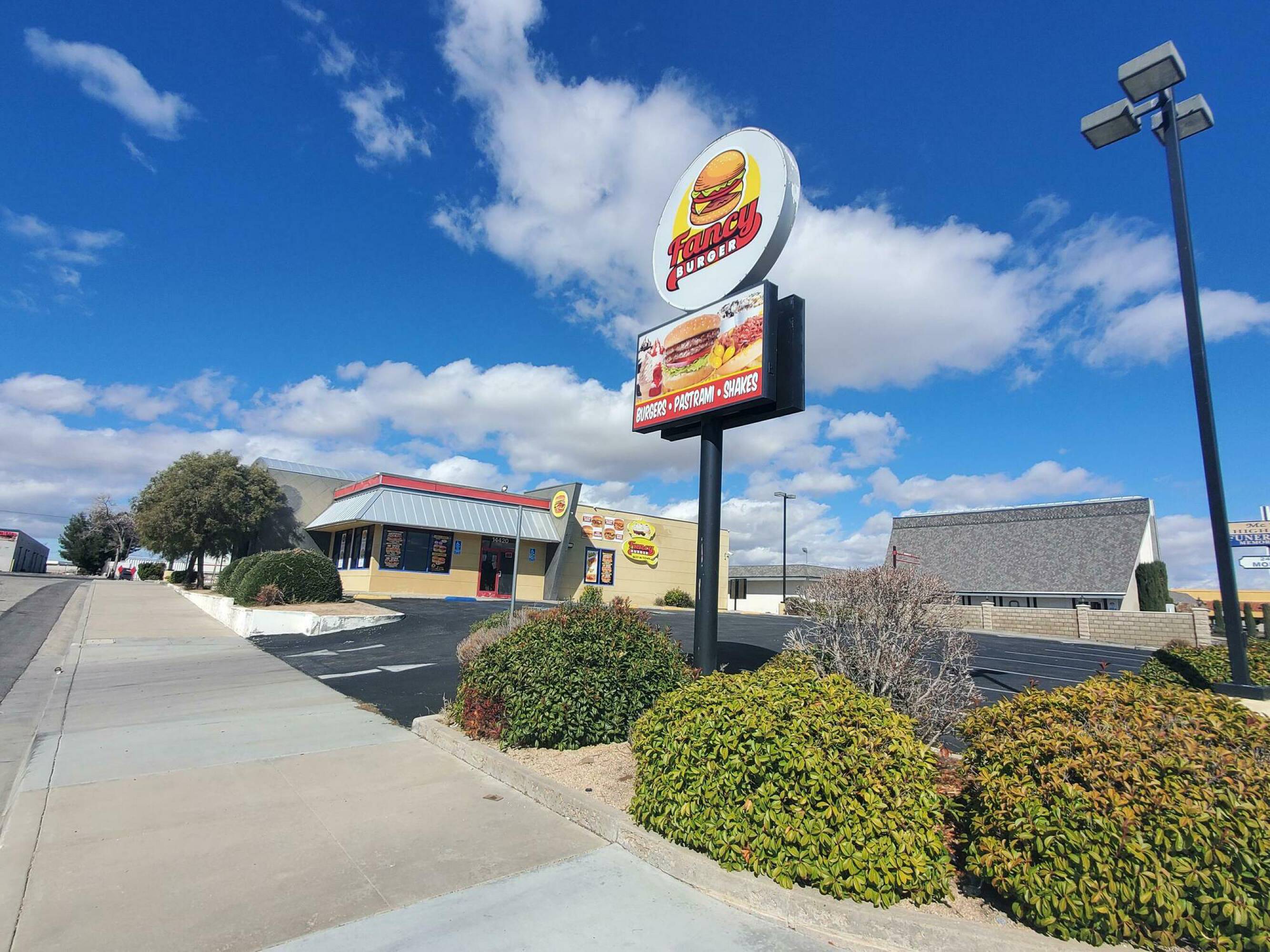 14420 Outer 7th Street, Victorville, CA 92395