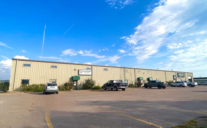 Pictures of Office property located at 600 N Derby Ln, North Sioux City, SD 57049 for lease - image #1