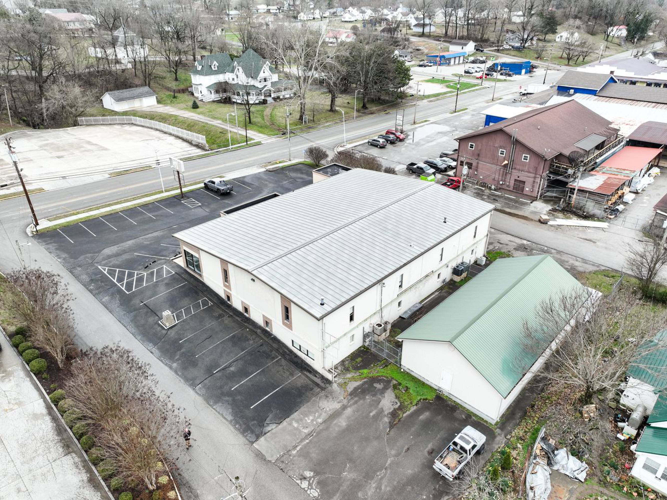 108 S Indiana Ave, LaFollette, TN 37766