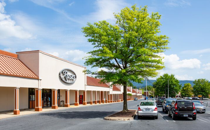 Pictures of Retail property located at 901 W Broad St, Waynesboro, VA 22980 for lease - image #1