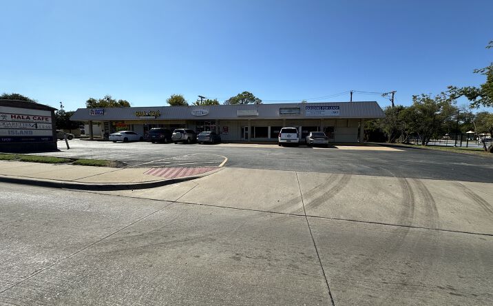 Pictures of Retail, Office, Restaurant property located at 615 N Main St, Euless, TX 76039 for lease - image #1