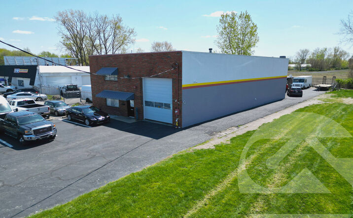 Pictures of Industrial property located at 3559 Marine Rd, Toledo, OH 43609 for lease - image #1