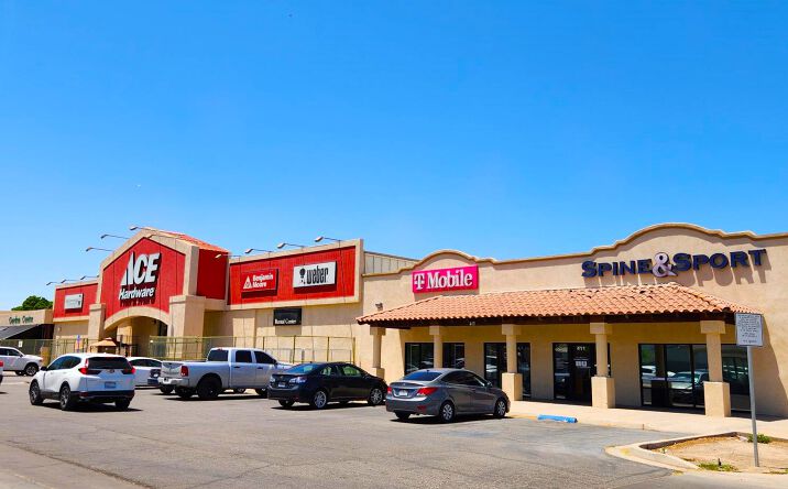 Pictures of Retail property located at 405 W Main St, Brawley, CA 92227 for lease - image #1