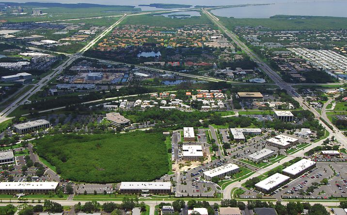 Pictures of Office property located at 888 Executive Center Dr W, St. Petersburg, FL 33702 for lease - image #1
