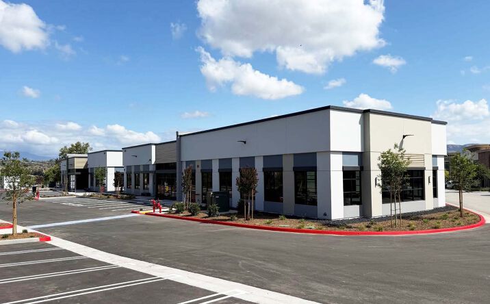 Pictures of Office property located at 800-860 Patriot Dr, Moorpark, CA 93021 for lease - image #1