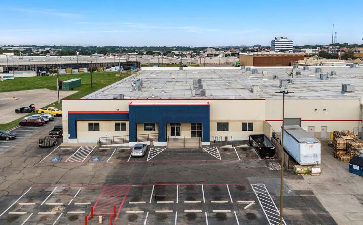 Pictures of Retail, Office, Industrial property located at 300 N Valley Mills Dr, Waco, TX 76710 for lease - image #1