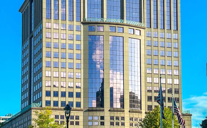 Pictures of Office property located at 1000 N Water St, Milwaukee, WI 53202 for lease - image #1
