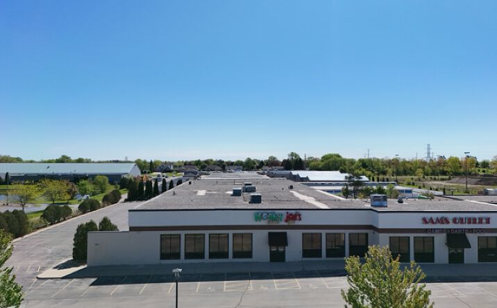 Pictures of Retail, Industrial property located at 4237 Green Bay Rd, Kenosha, WI 53144 for lease - image #1
