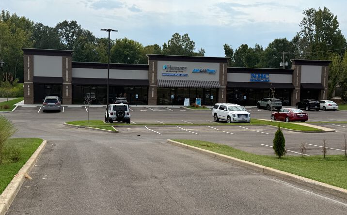 Pictures of Retail, Office, Restaurant property located at 9789 US-64, Arlington, TN 38002 for lease - image #1