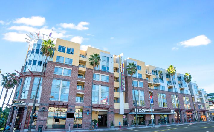 Pictures of Retail property located at 7950 W. Sunset Boulevard, Los Angeles, CA 90046 for lease - image #1