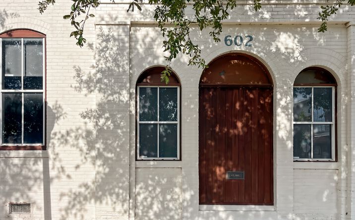 Pictures of Office property located at 602 S Main St, 1st & 2nd Floor, Gainesville, FL 32601 for lease - image #1