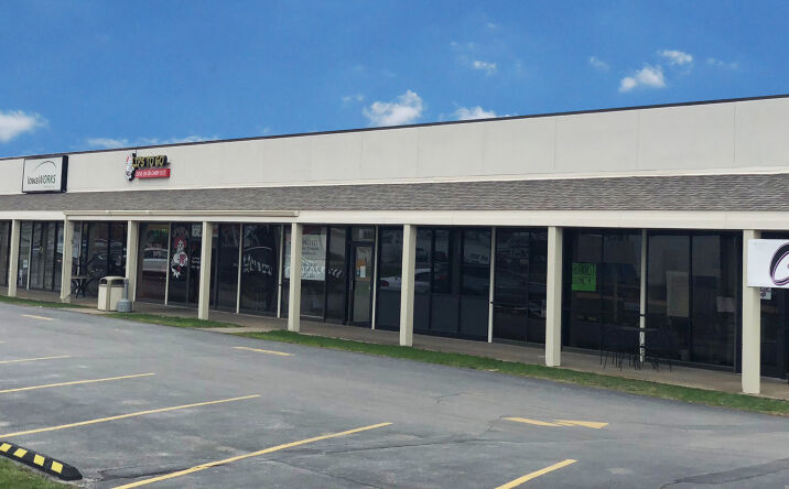 Pictures of Retail, Office property located at 1000 N Roosevelt Ave, Burlington, IA 52601 for lease - image #1