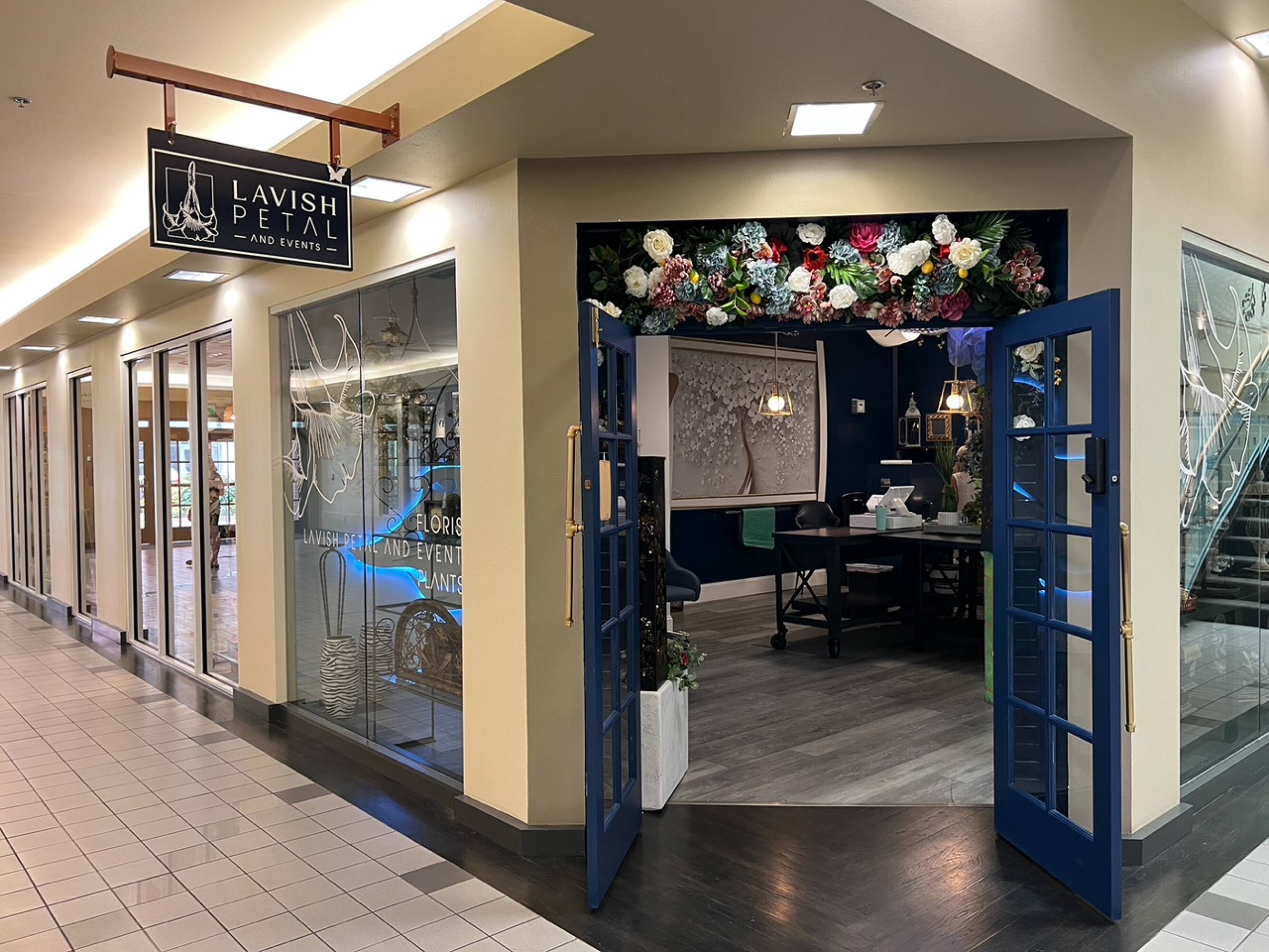 19 Oakway Center, Eugene, OR 97401