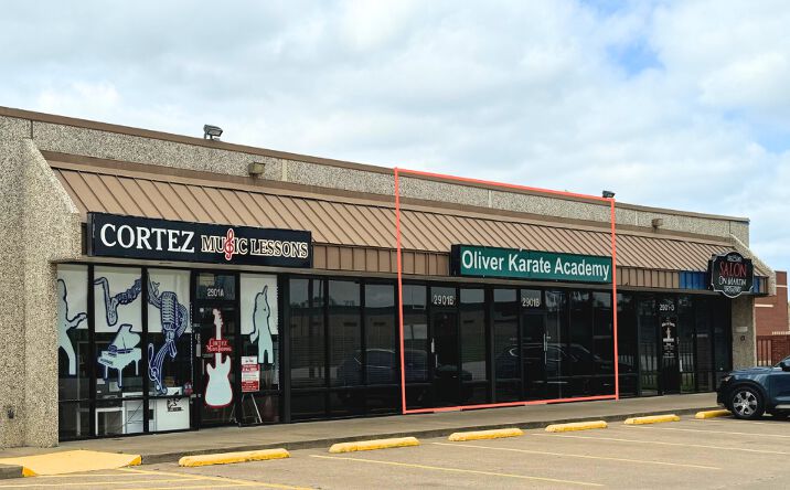 Pictures of Retail property located at 3031 Harwood Rd, Bedford, TX 76021 for lease - image #1