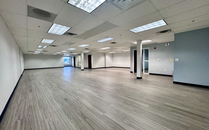 Pictures of Industrial property located at 4300 Caterpillar Rd, Redding, CA 96003 for lease - image #1