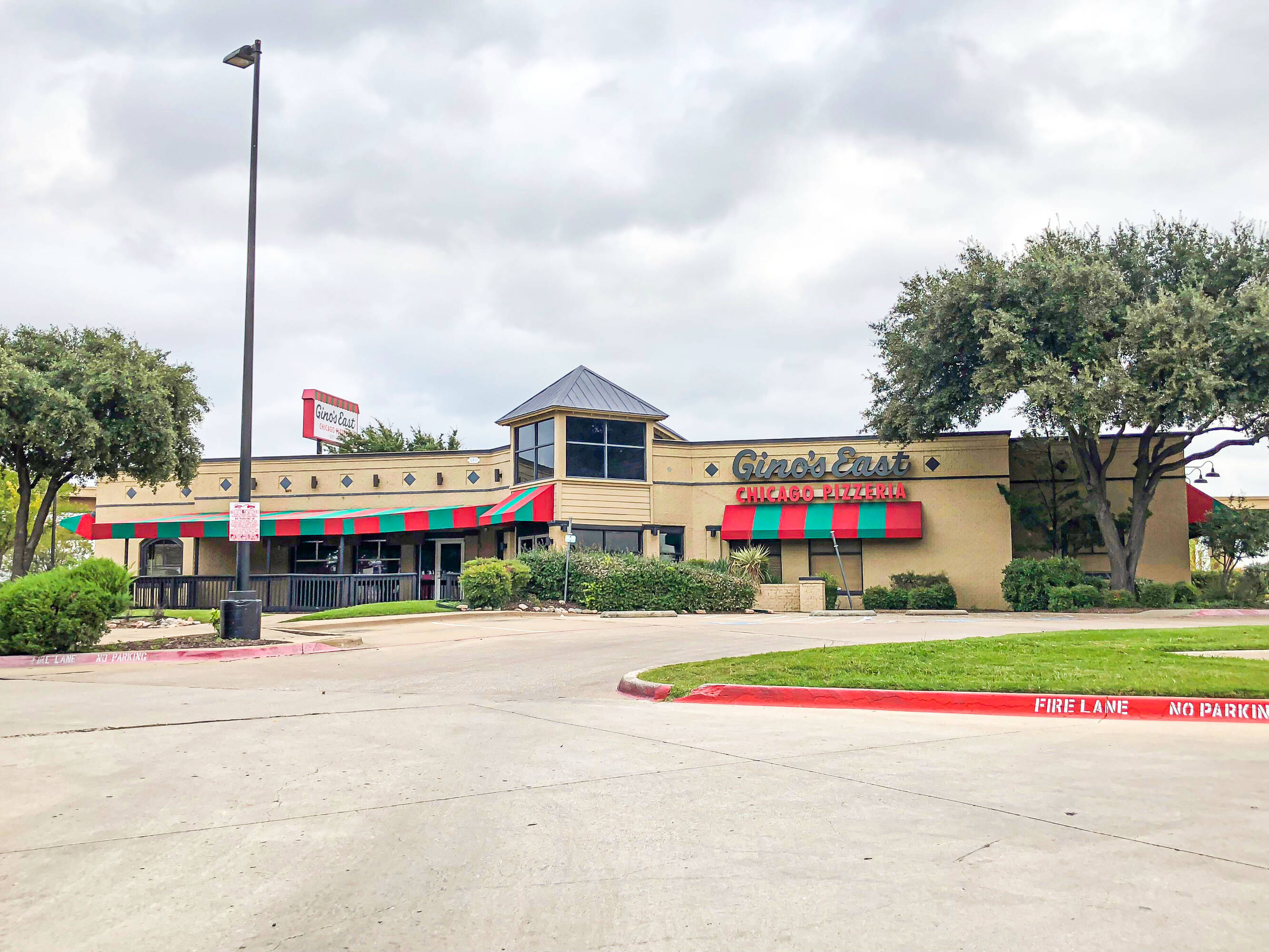 10310 Lombardy Ln, Dallas, TX 75220