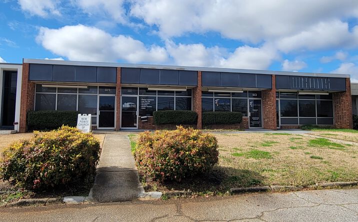 Pictures of Retail, Office property located at 109 W Antrim Dr, Greenville, SC 29607 for lease - image #1