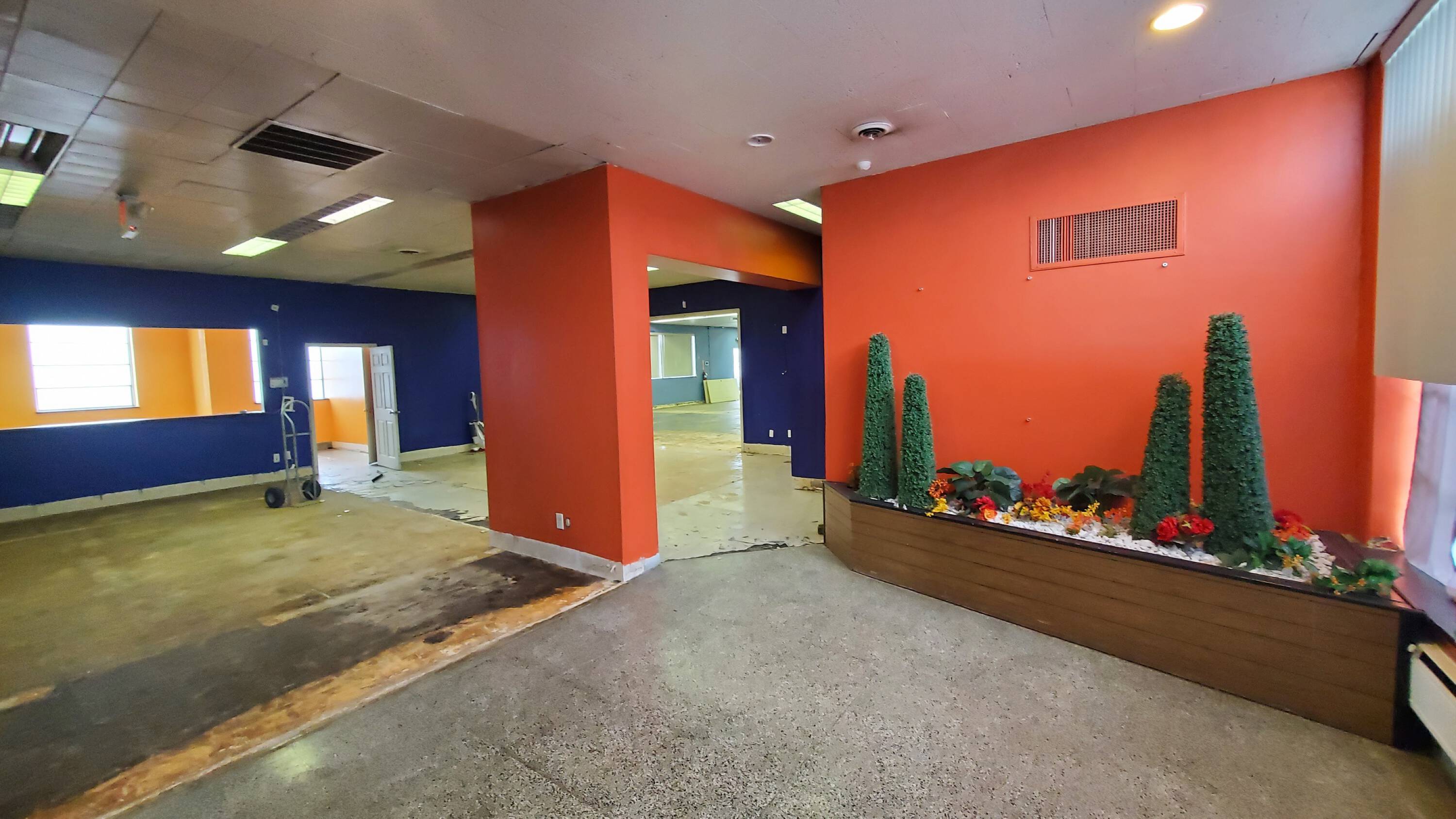 2200 Lockbourne Rd, Columbus, OH 43207