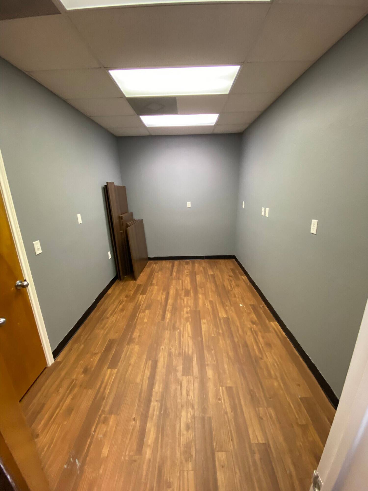 413 W Main St, Azle, TX 76020