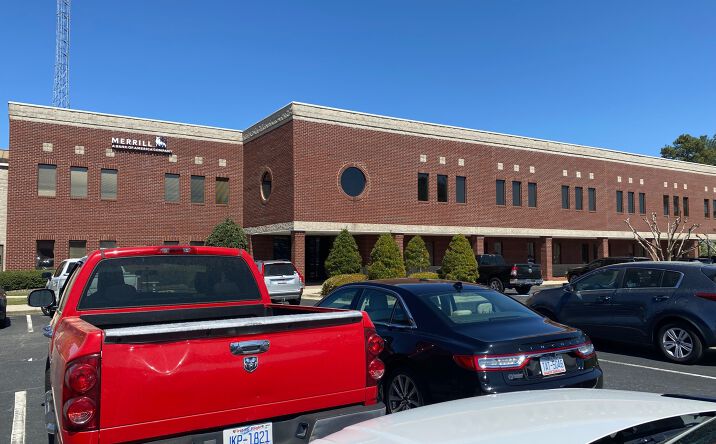 Pictures of Office property located at 2550 Ravenhill Dr, Fayetteville, NC 28305 for lease - image #1