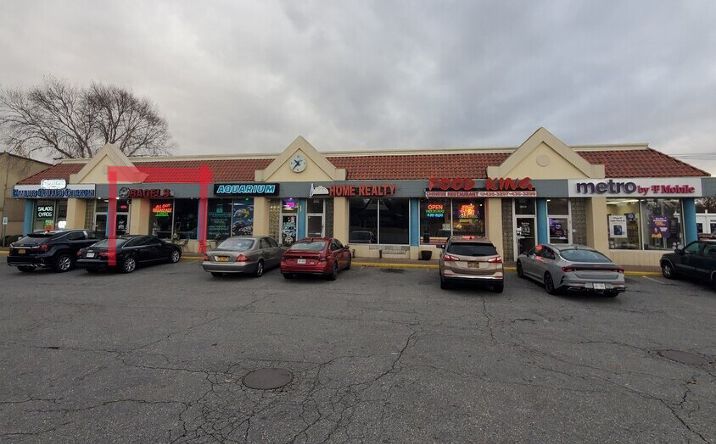 Pictures of Retail property located at 658 Motor Pkwy, Hauppauge, NY 11788 for lease - image #1