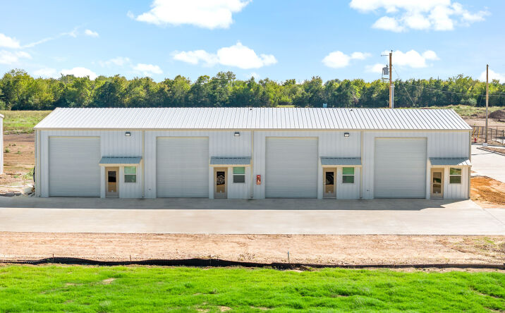 Pictures of Retail, Office, Industrial property located at 5501 Bonham St, Paris, TX 75460 for lease - image #1