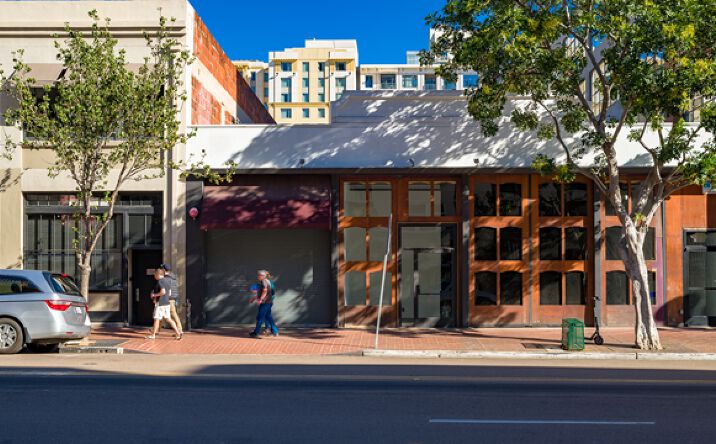 Pictures of Retail, Restaurant property located at 327 Fourth Ave, San Diego, CA 92101 for lease - image #1