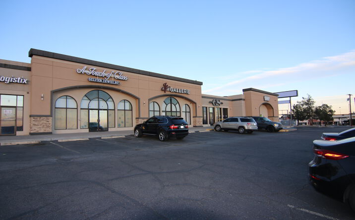 Pictures of Retail, Office property located at 9515 Gateway Blvd W, El Paso, TX 79925 for lease - image #1