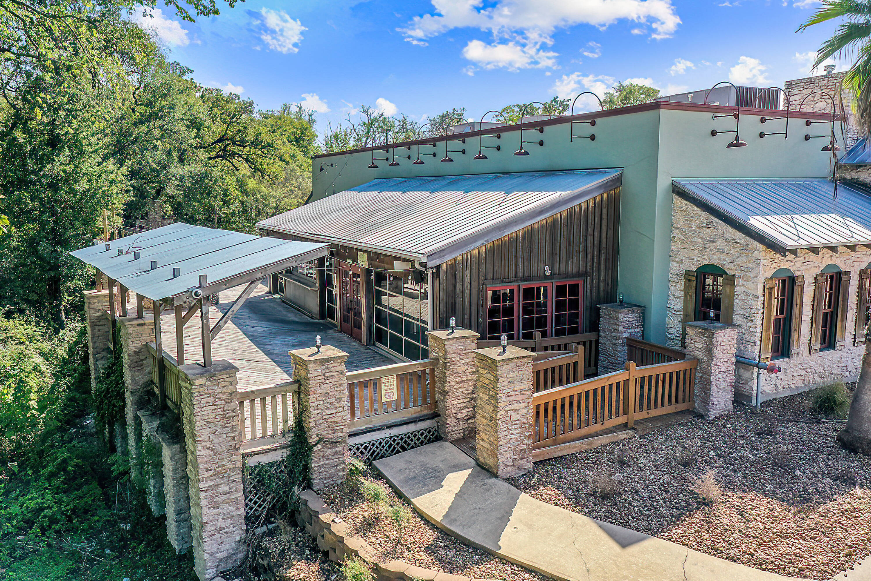 520 Harvey Rd, College Station, TX 77840