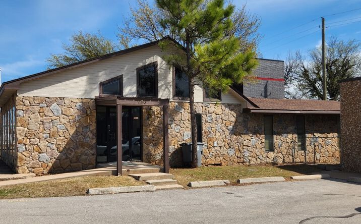 Pictures of Office property located at 1150 NW Cache Rd, Lawton, OK 73507 for lease - image #1