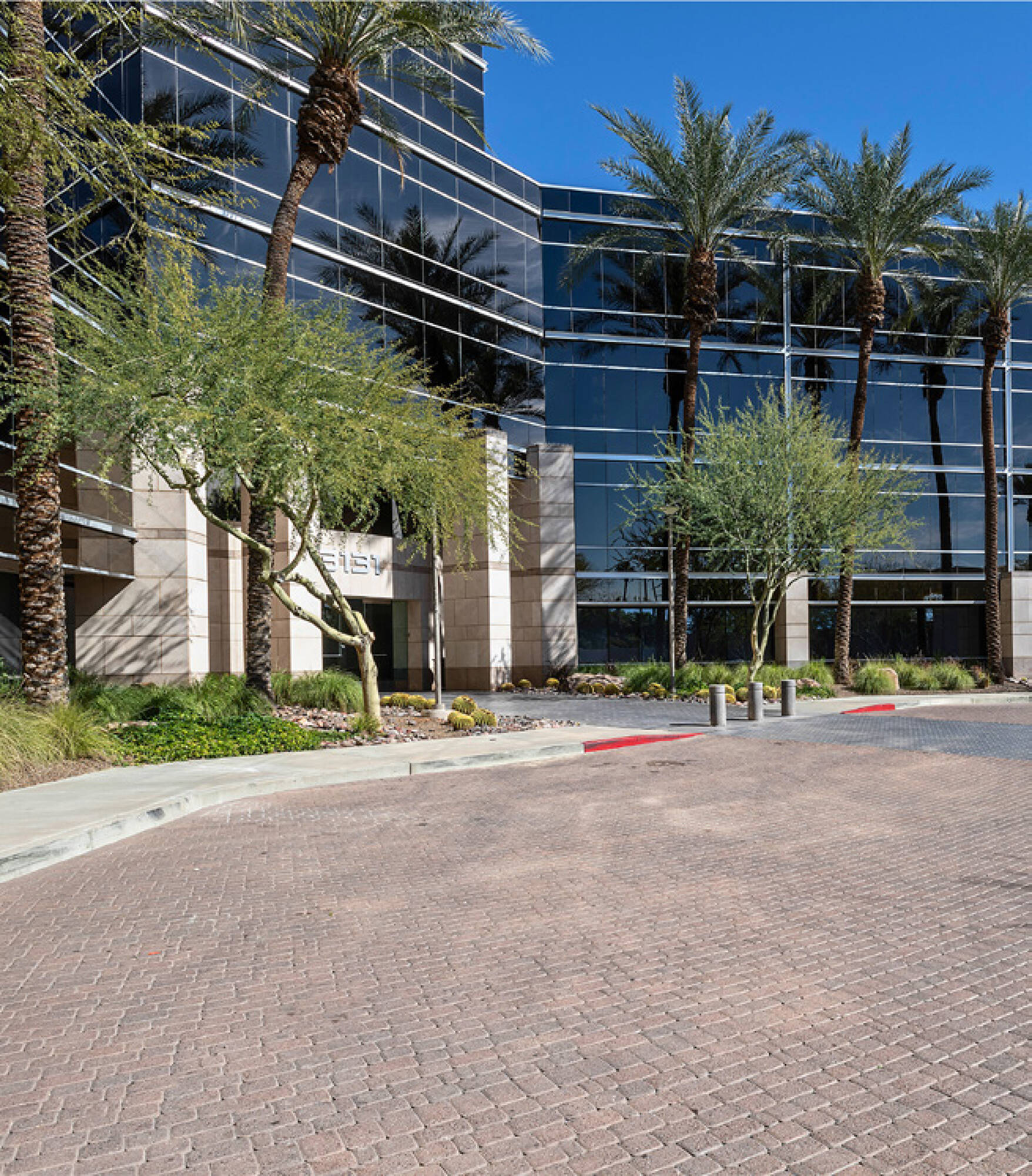 Seasons 52 East Camelback Road Phoenix Az 3131 E Camelback Rd, Phoenix, AZ 85016 | Crexi.com