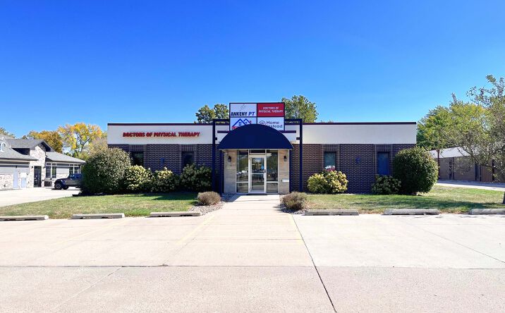Pictures of Office property located at 301 N Ankeny Blvd, Ankeny, IA 50023 for lease - image #1