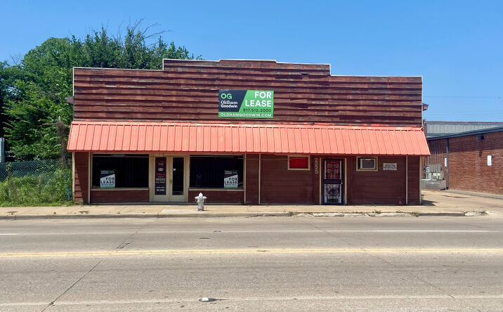 Pictures of Retail property located at 2225 N Main St, Fort Worth, TX 76164 for lease - image #1